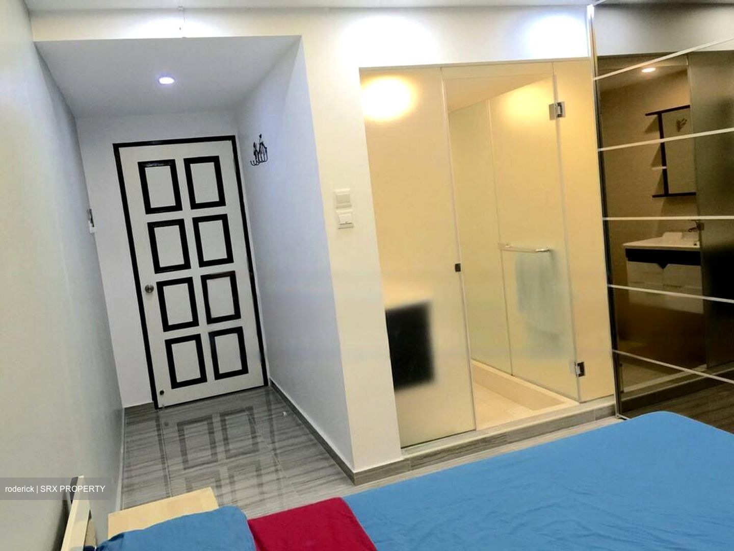 International Plaza (D2), Apartment #555927811